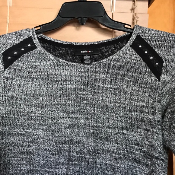 🟦🟦Style & Co Top🟦🟦 - Picture 3 of 5